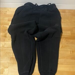 Kids Black Nike Tech Jogger Pants size M
